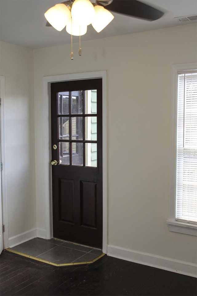201 W Duffy Street -  B Upstairs - Photo 7 of 29