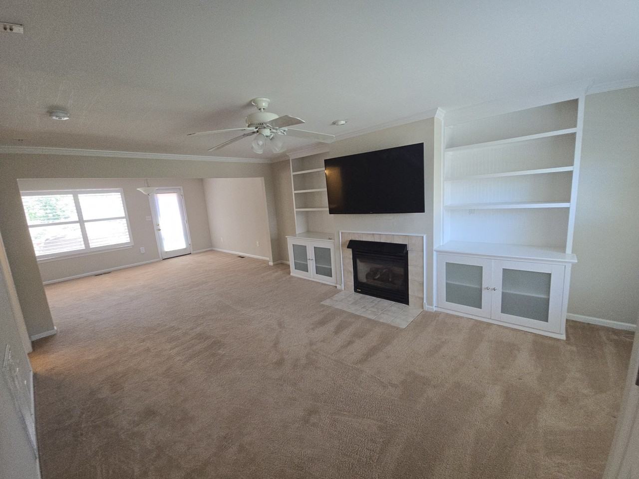 908 Terrace Ave #1 - Photo 3 of 31