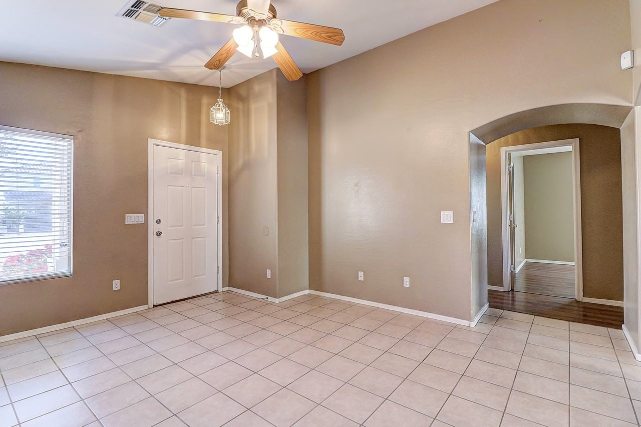 12060 W Dahlia Dr #1 - Photo 4 of 10