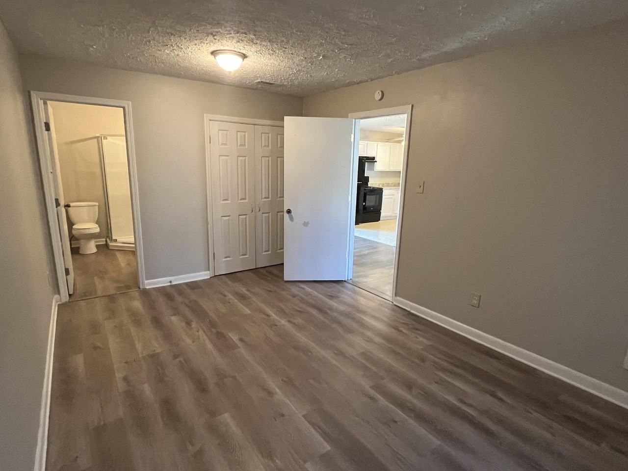 2806 Norgate Ln - Photo 7 of 12