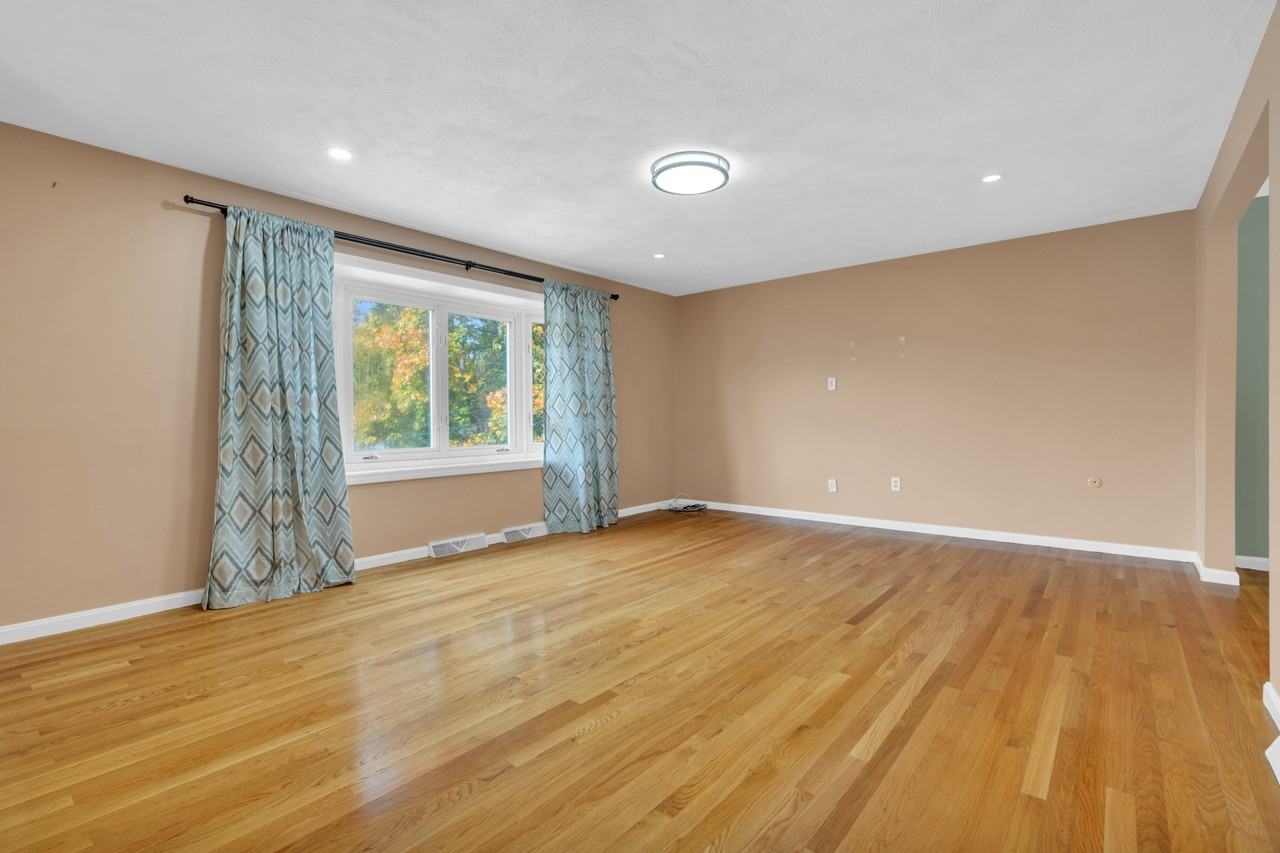 7 Briarwood Rd #1 - Photo 2 of 19
