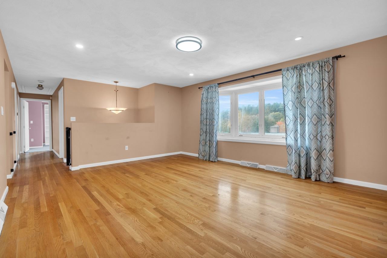 7 Briarwood Rd #1 - Photo 3 of 19