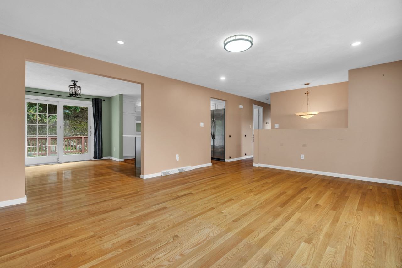 7 Briarwood Rd #1 - Photo 4 of 19