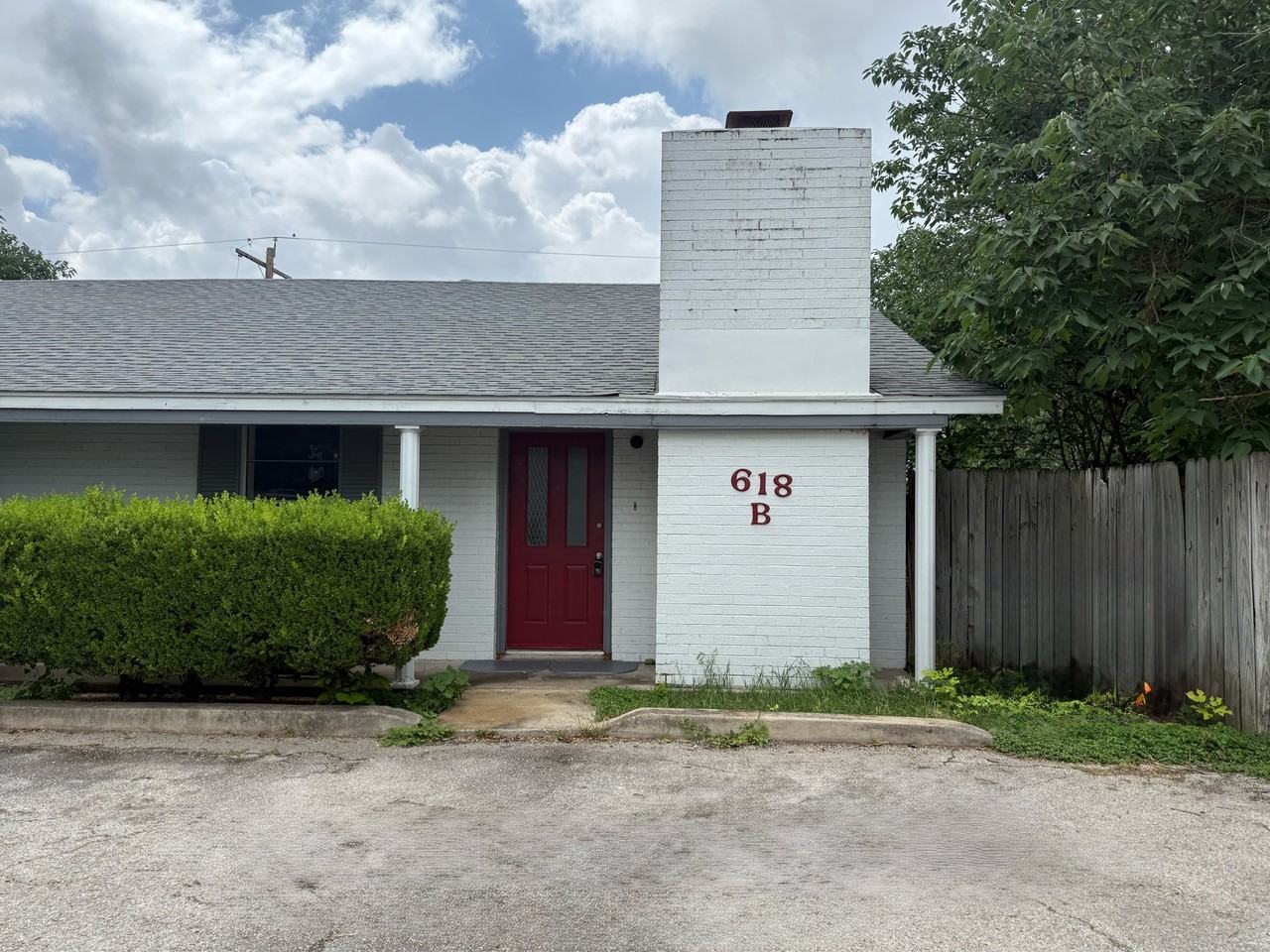 618 Mill St #1