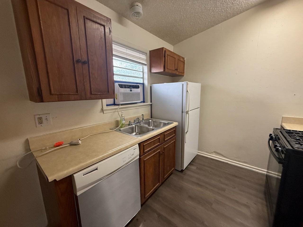 618 Mill St #1 - Photo 2 of 13