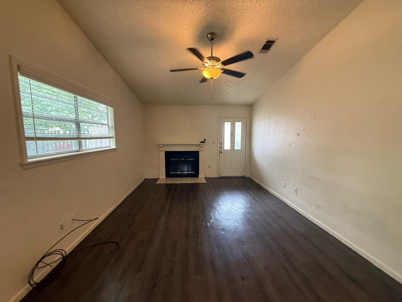 618 Mill St #1 - Photo 5 of 13