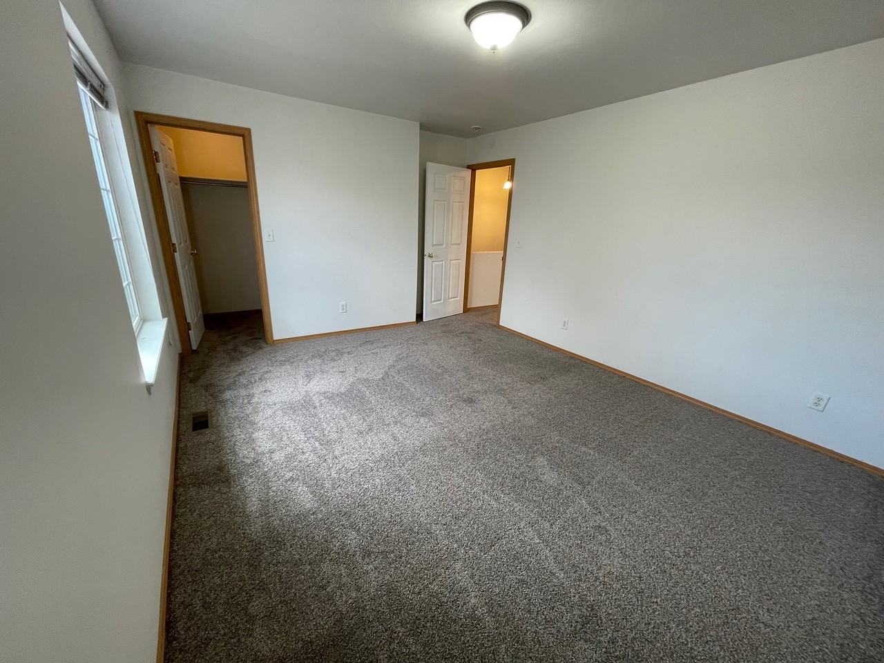 427 W Shore Dr #1 - Photo 3 of 18
