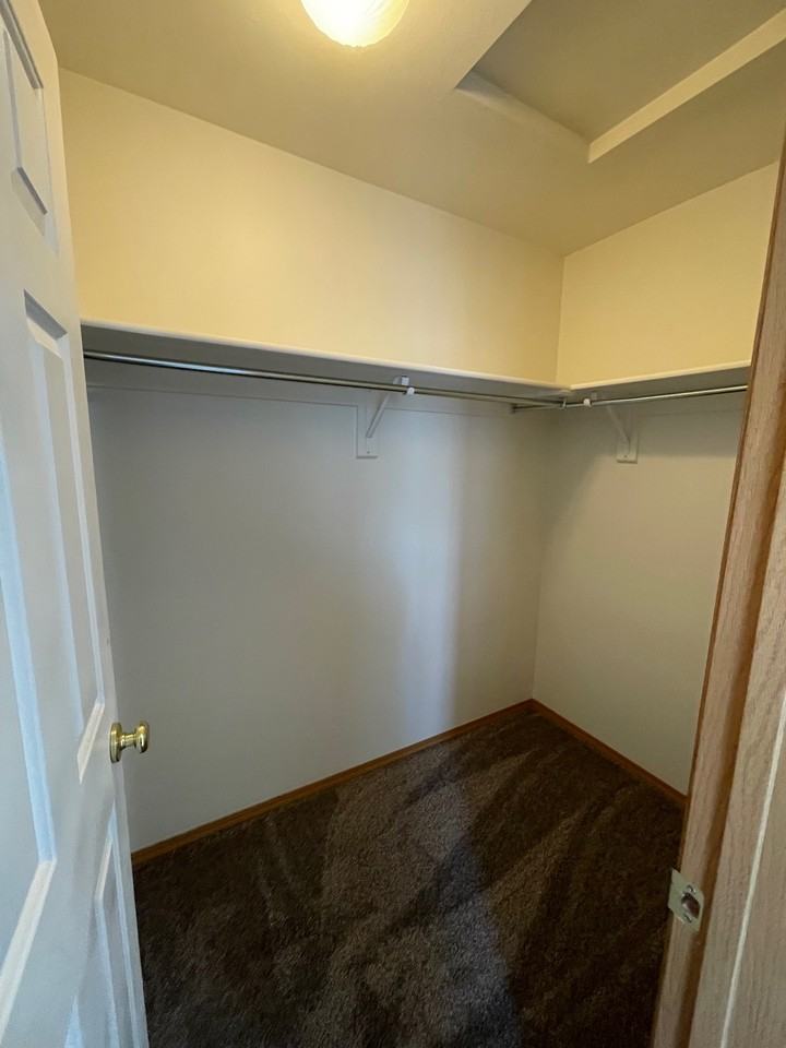 427 W Shore Dr #1 - Photo 4 of 18