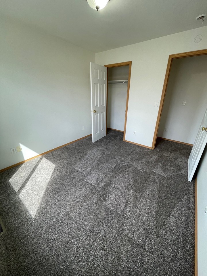 427 W Shore Dr #1 - Photo 7 of 18