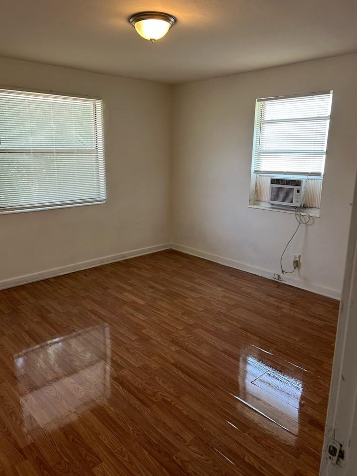18 W 43rd St #22 - Photo 5 of 10