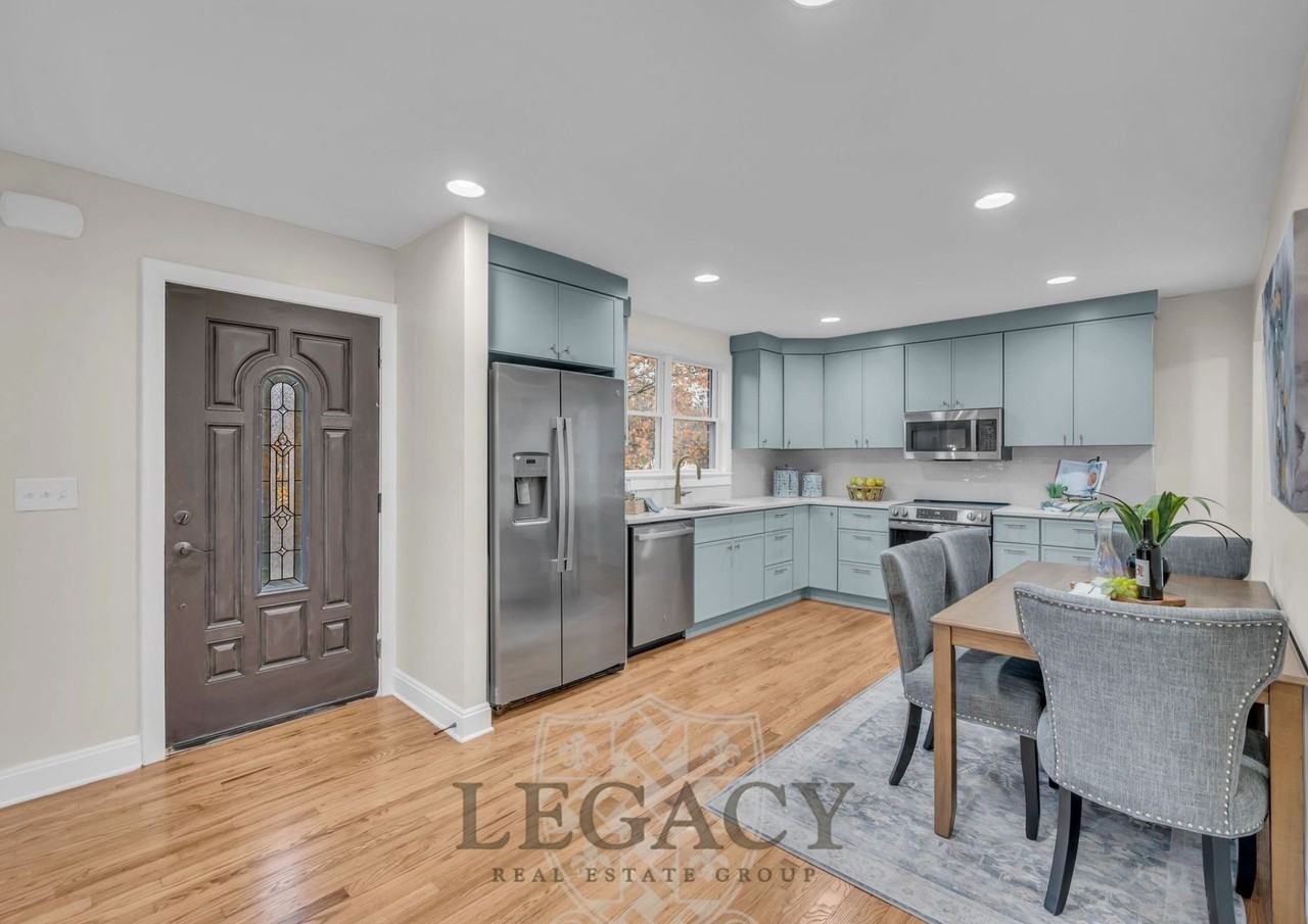 719 Woodmere Dr #1 - Photo 5 of 26