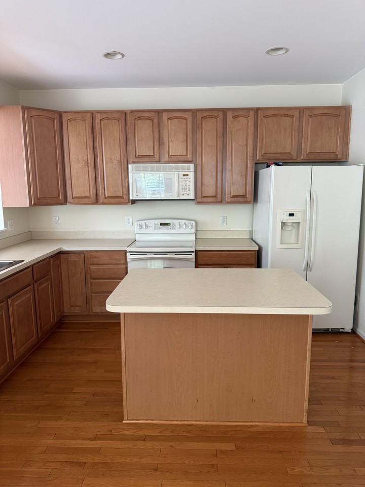 737 Parev Way #1 - Photo 5 of 15