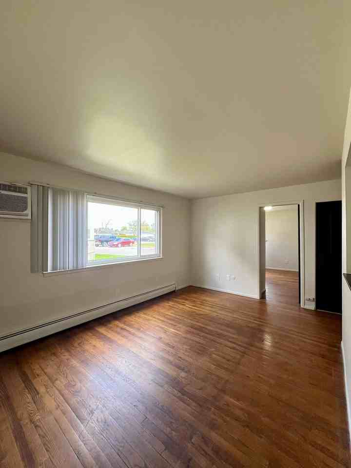 720 Harrison Blvd #20 - Photo 3 of 11