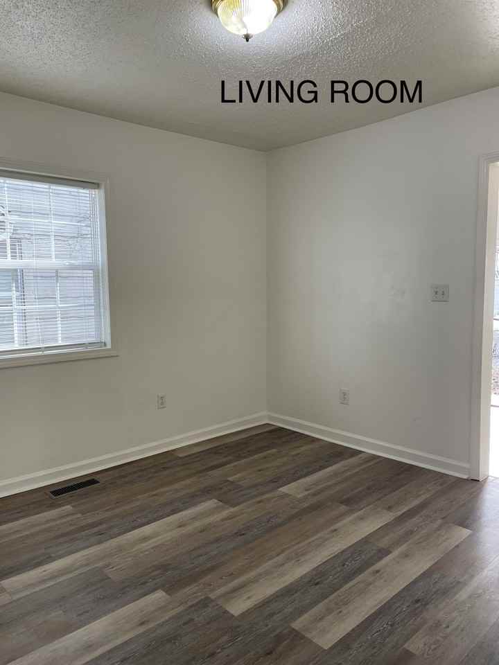 613 College Dr #C - Photo 5 of 14