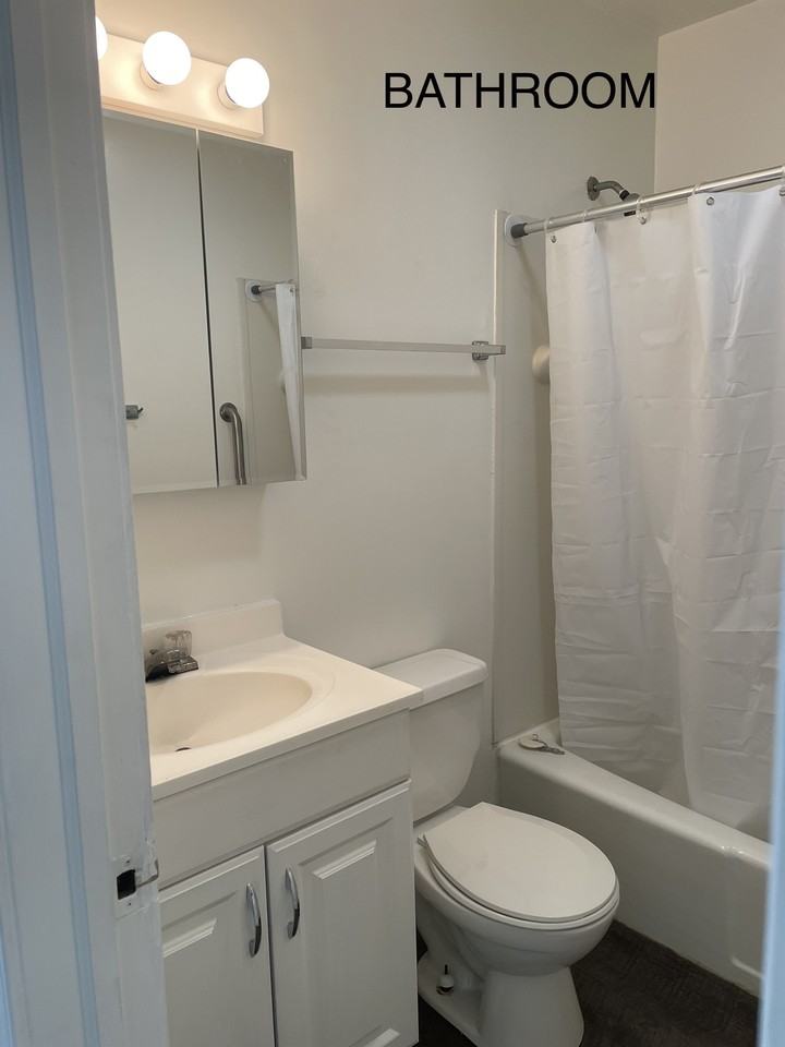 613 College Dr #C - Photo 6 of 14