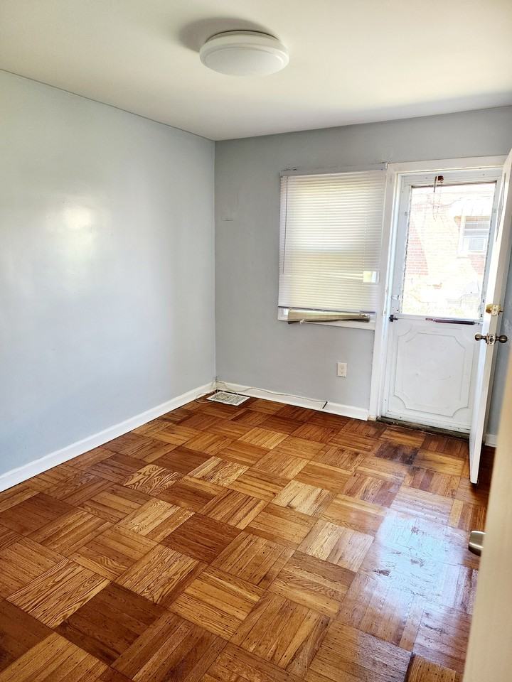 5316 Glenloch St #1 - Photo 4 of 12