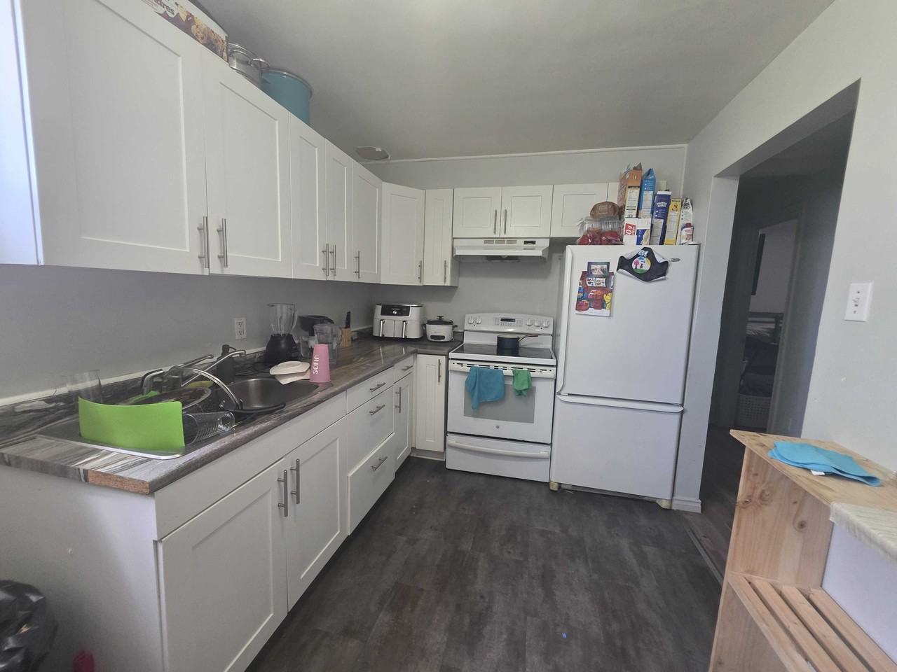 672 Division St #1 - Photo 4 of 8