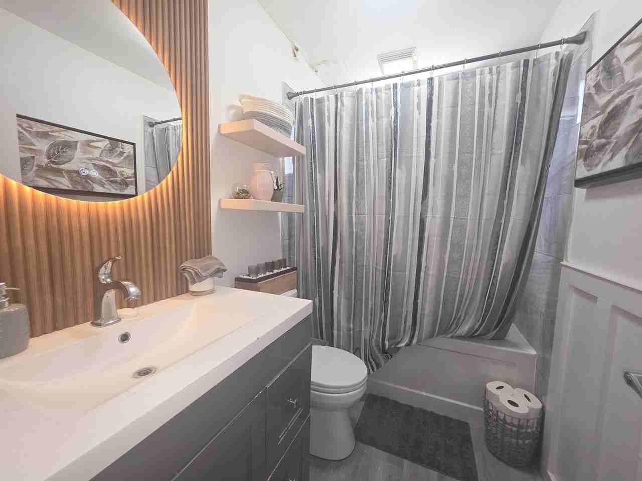 672 Division St #1 - Photo 7 of 8
