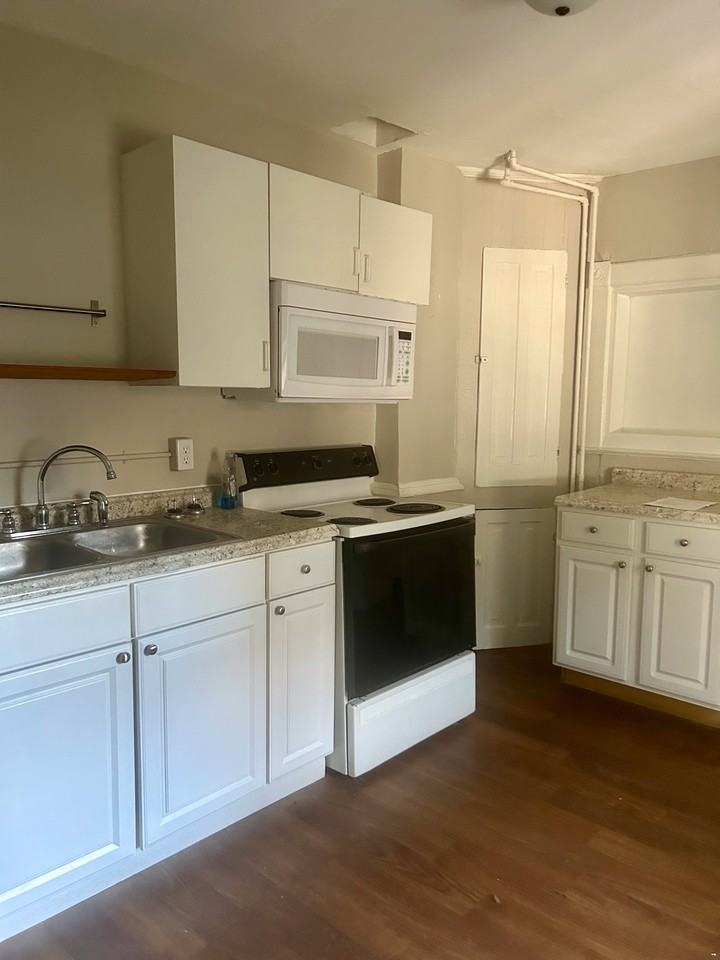 615 S Braddock St #615 - Photo 4 of 9