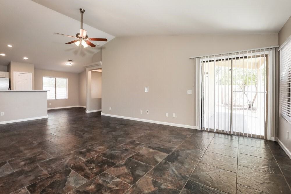 33053 N North Butte Dr - Photo 3 of 16