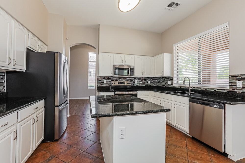 4091 E Carriage Way - Photo 7 of 17