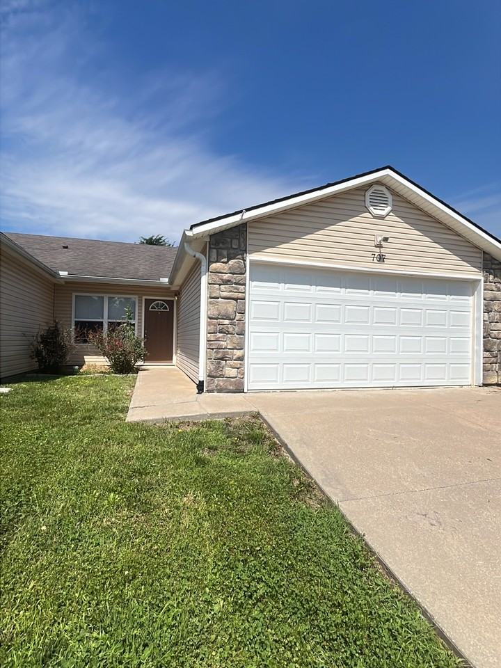 707 Elliott Ln #1