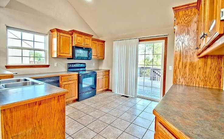 1912 Country Ridge Dr #1 - Photo 4 of 20