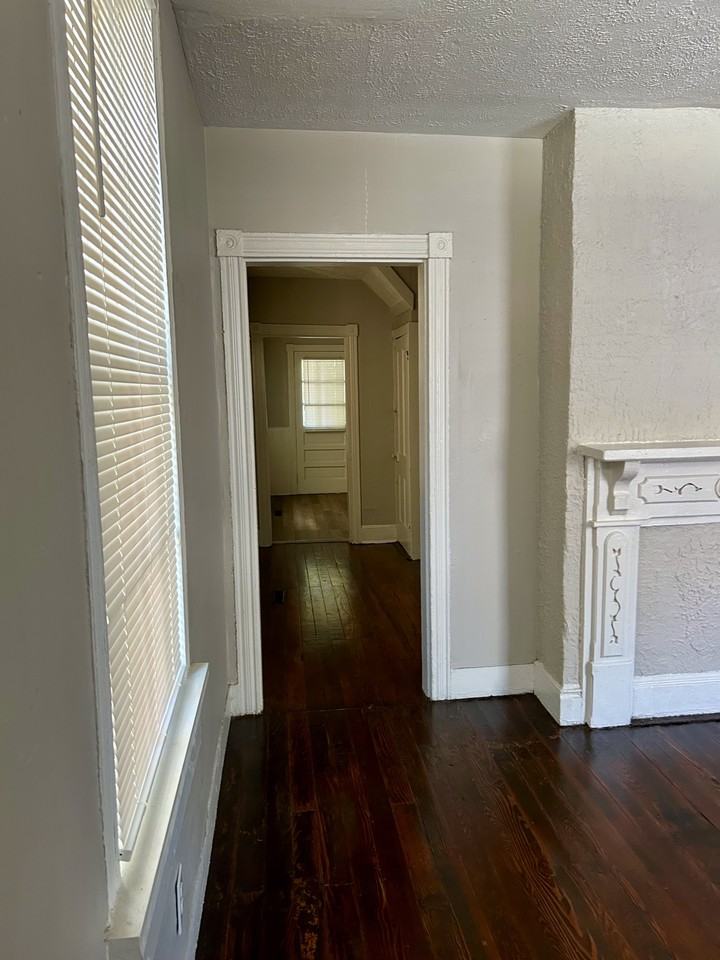 311 S Kent St #311 - Photo 3 of 8