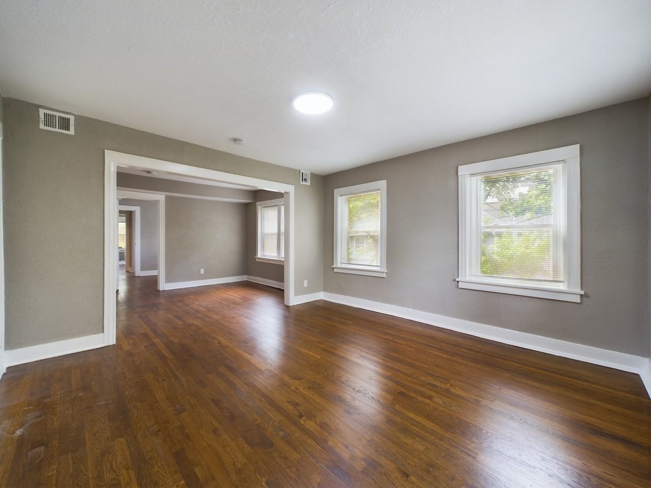 4207 Kenwood Ave Apt 2s #2S - Photo 5 of 20