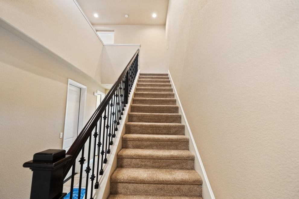 553 Addison Ct #1 - Photo 2 of 25