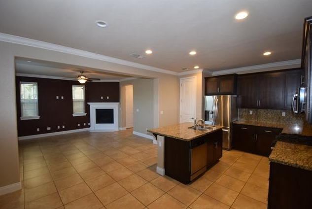 553 Addison Ct #1 - Photo 4 of 25