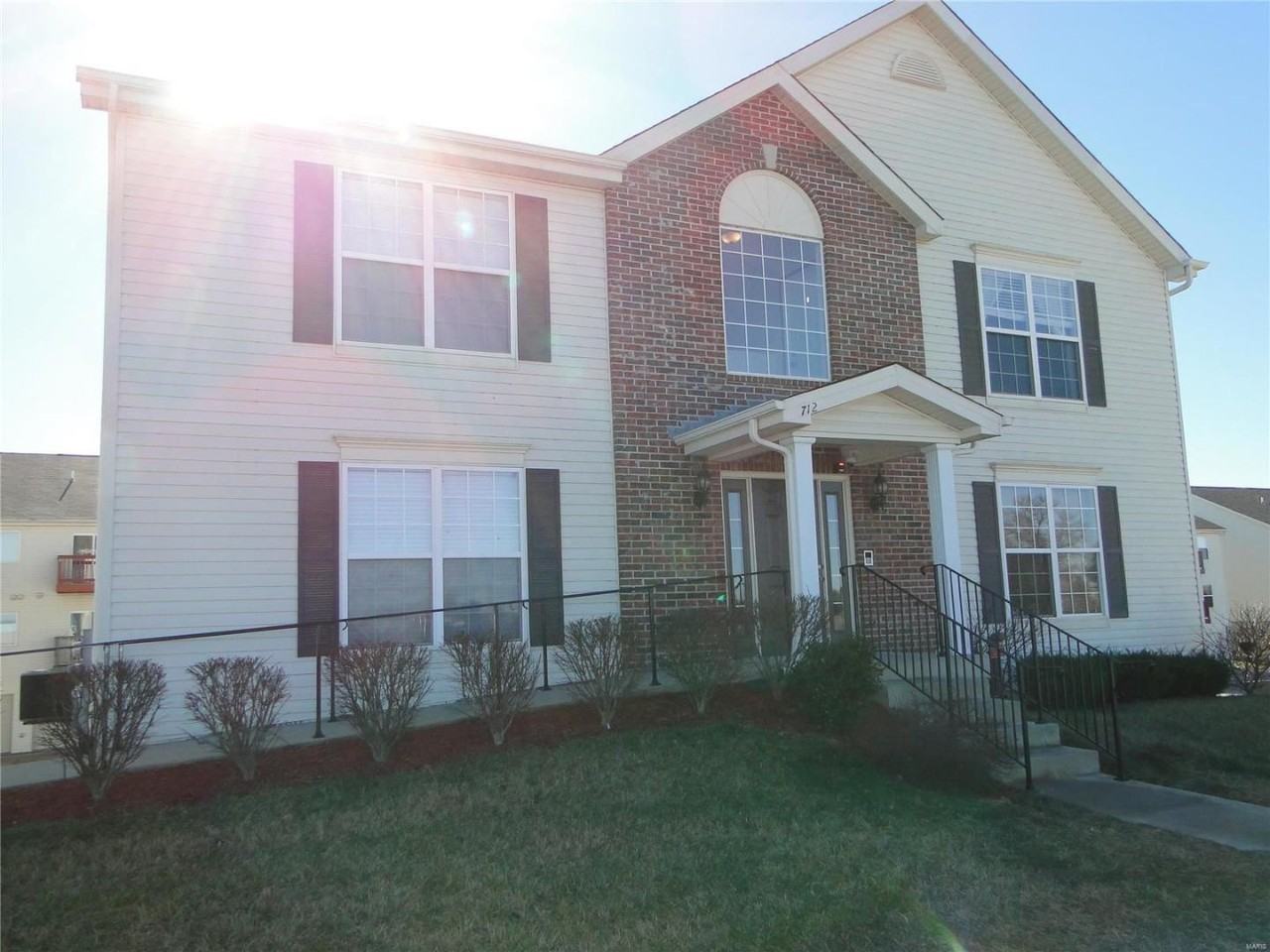 712 Harbor Woods Dr - Photo 2 of 20