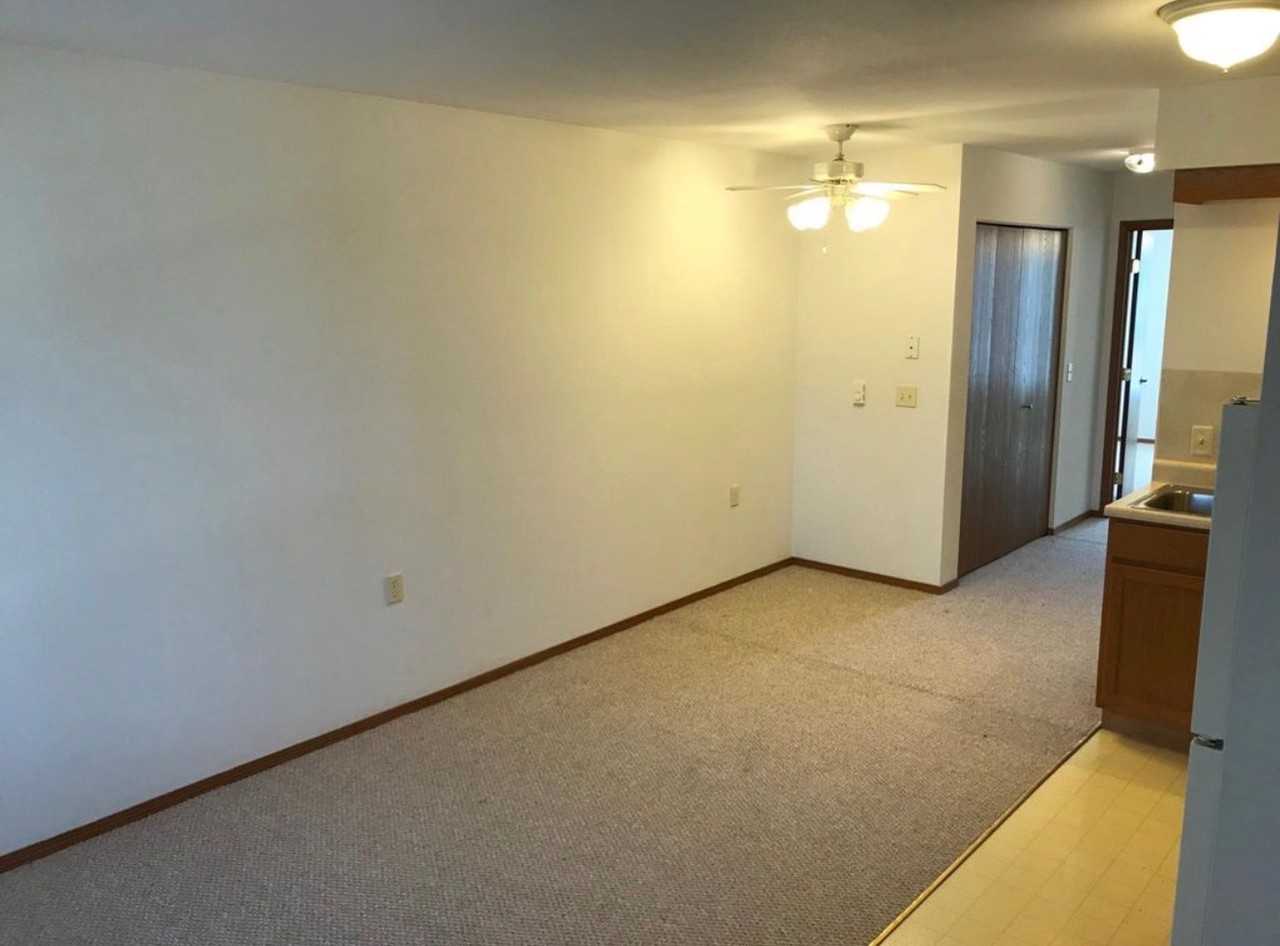 301 W. Park Street - Photo 2 of 10
