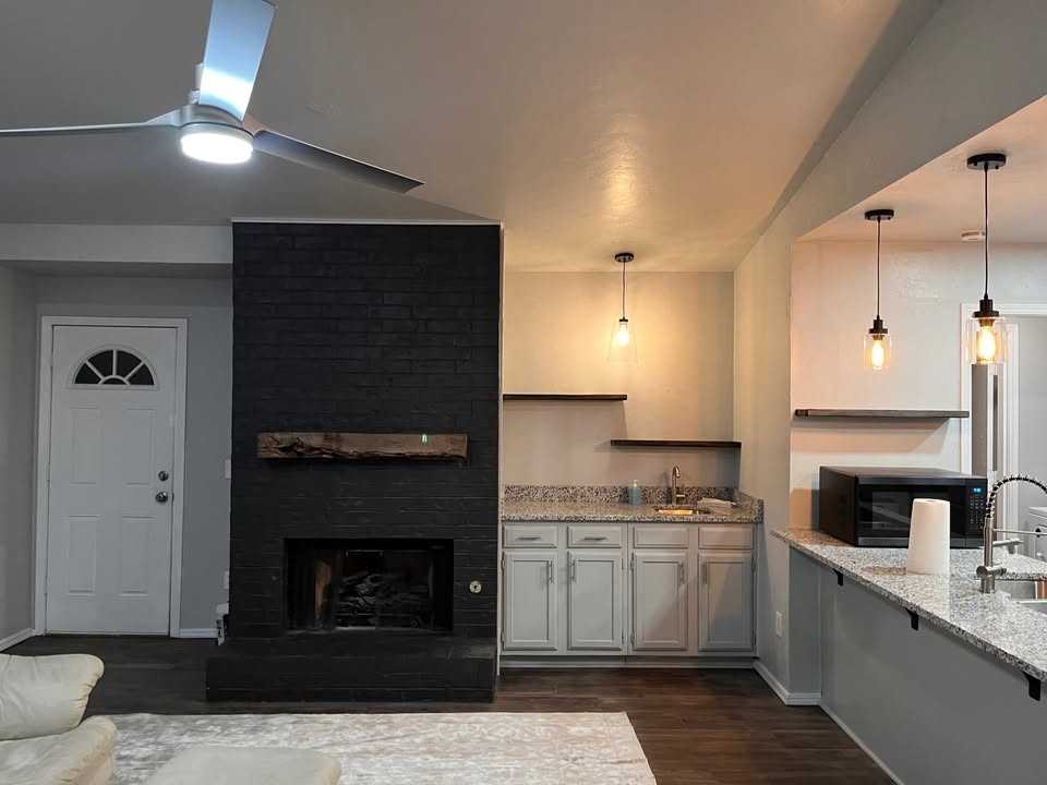 520 Nw 137th St #1 - Photo 2 of 6