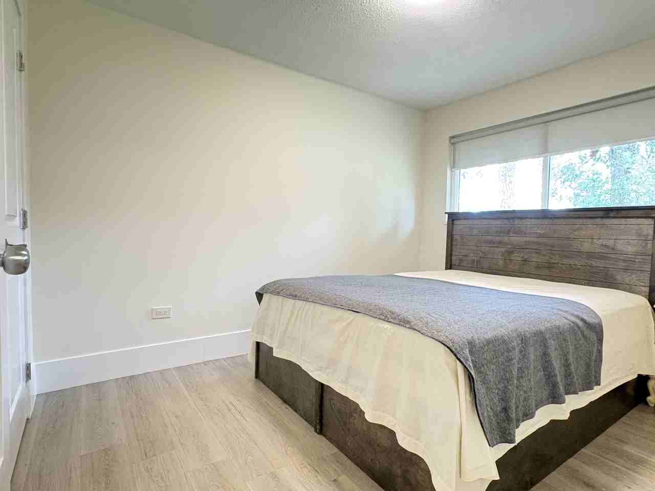 10695 137a St #1 - Photo 2 of 11