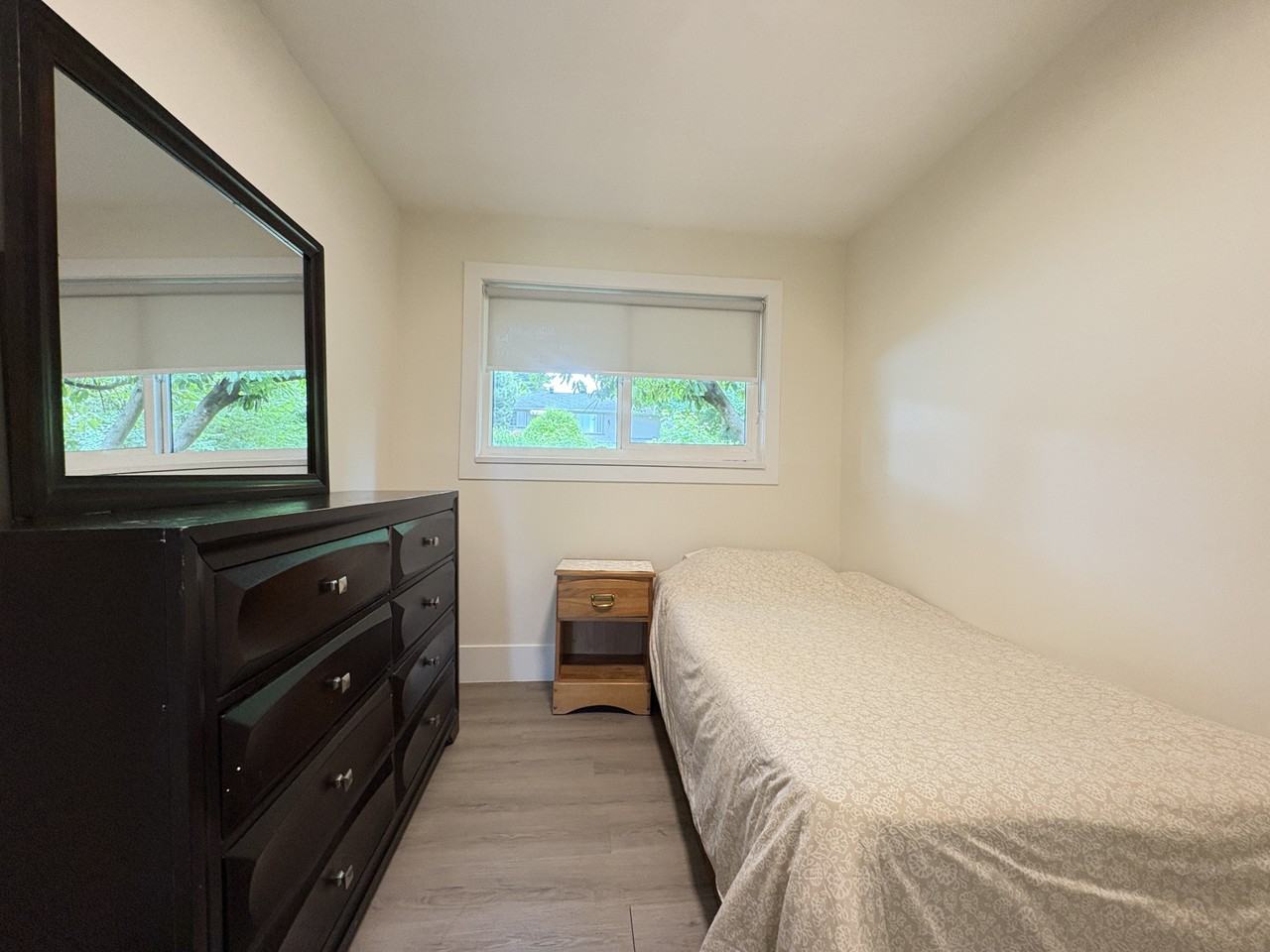 10695 137a St #1 - Photo 3 of 11