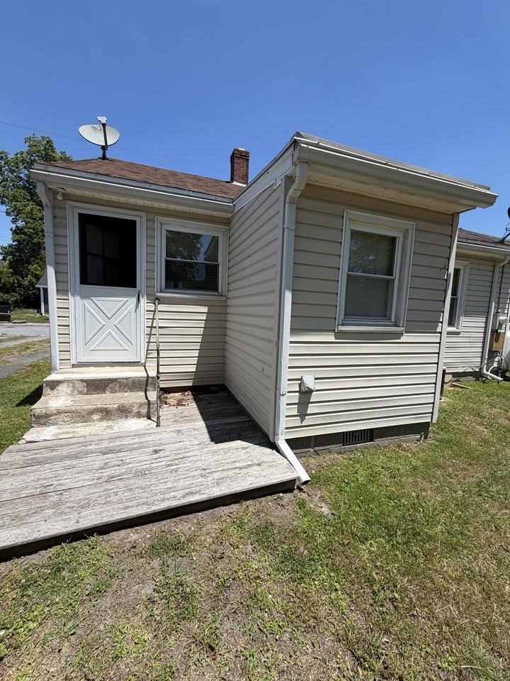 406 Maple St #1 - Photo 2 of 13