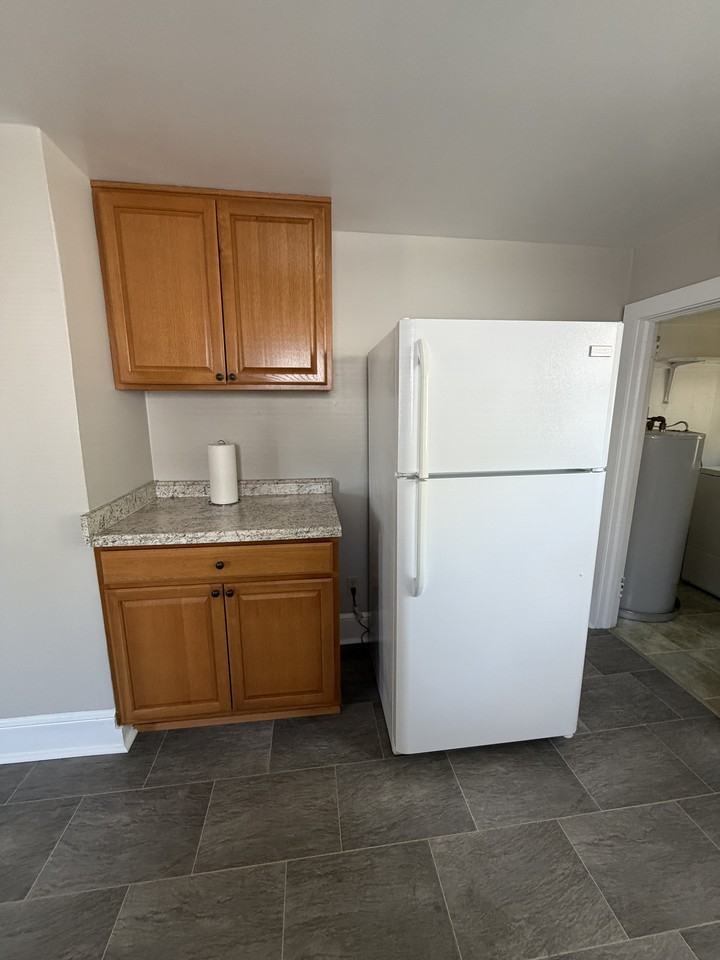 406 Maple St #1 - Photo 6 of 13