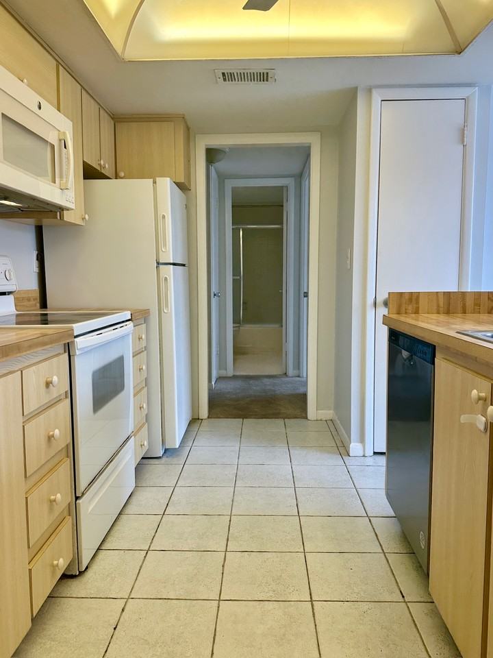 2617 Cove Cay Dr #1 - Photo 3 of 50