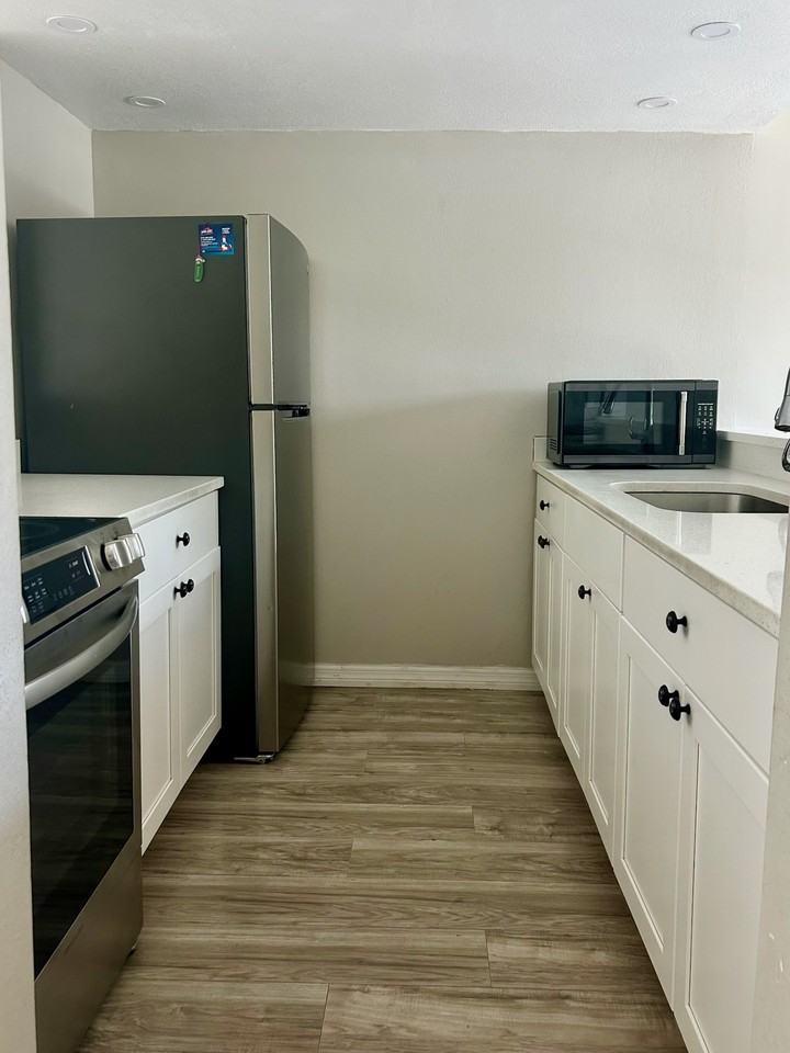 7195 East Bank Drive - 1UNIT 206 #1 - Photo 3 of 50