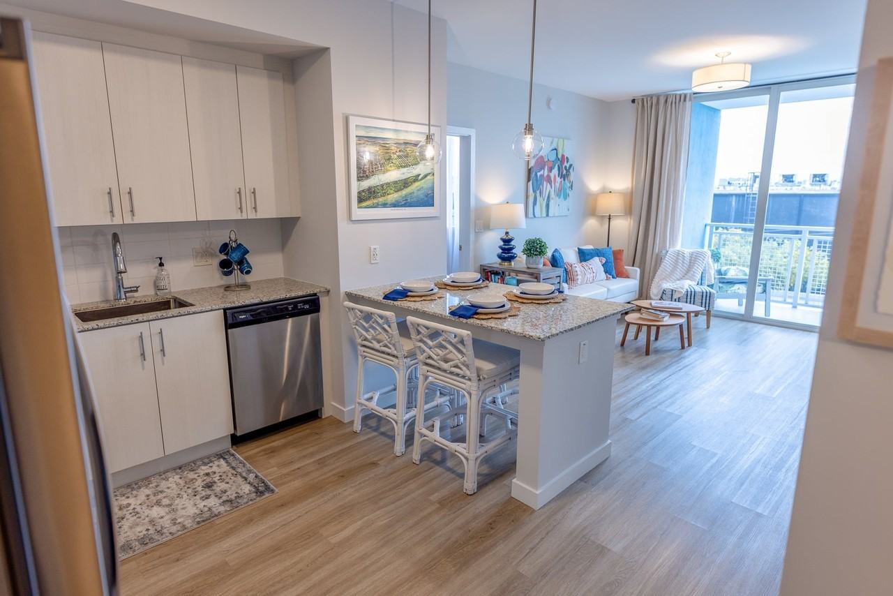 Pura Vida Hialeah Luxury Apartments - Photo 5 of 49