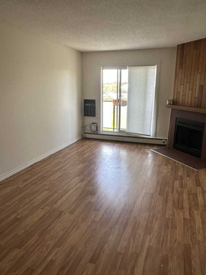 423 Tait Crt - Photo 3 of 18