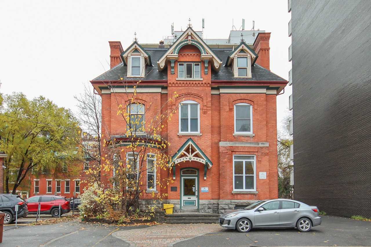 260 Somerset St W - Photo 2 of 12