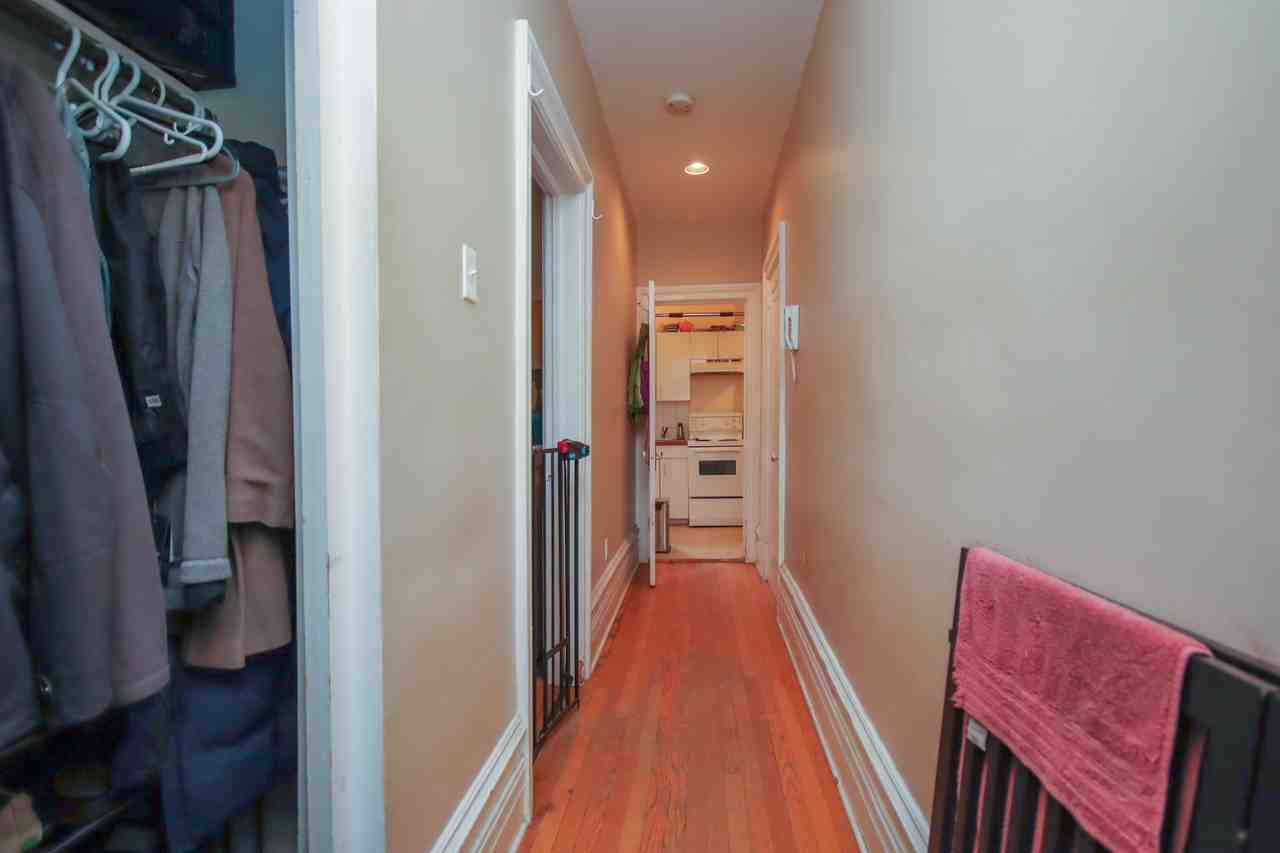 260 Somerset St W - Photo 6 of 12