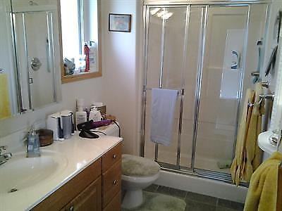 670 Saskatchewan Cres E - Photo 5 of 19