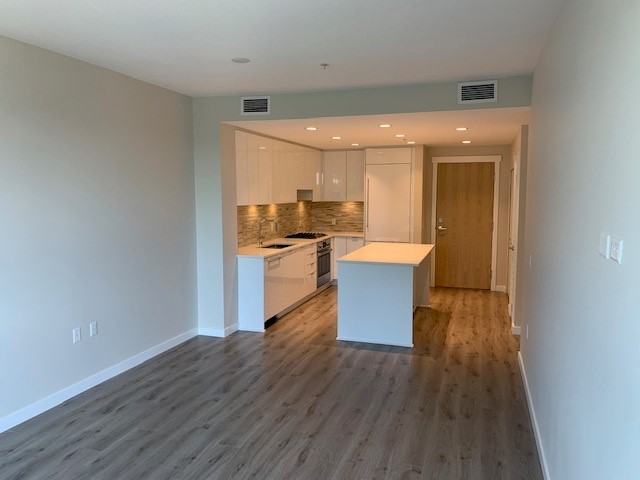 9213 Odlin Rd - Photo 4 of 22