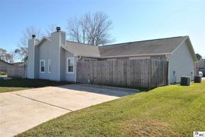 featured image of 300 Woodale Dr #1