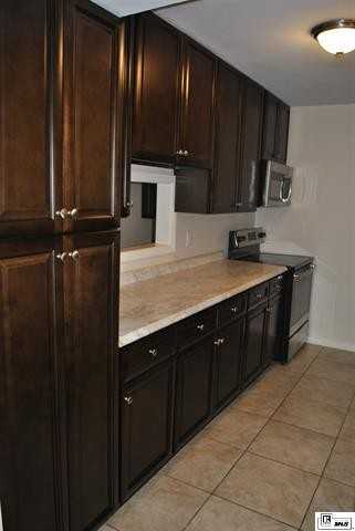300 Woodale Dr #1 - Photo 4 of 14
