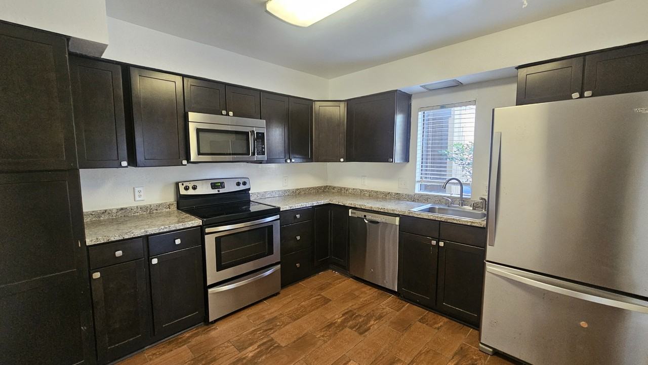 7767 Las Palmas Way #122 - Photo 5 of 17