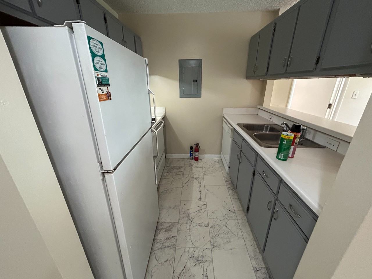 1241 University Ct - Photo 3 of 40